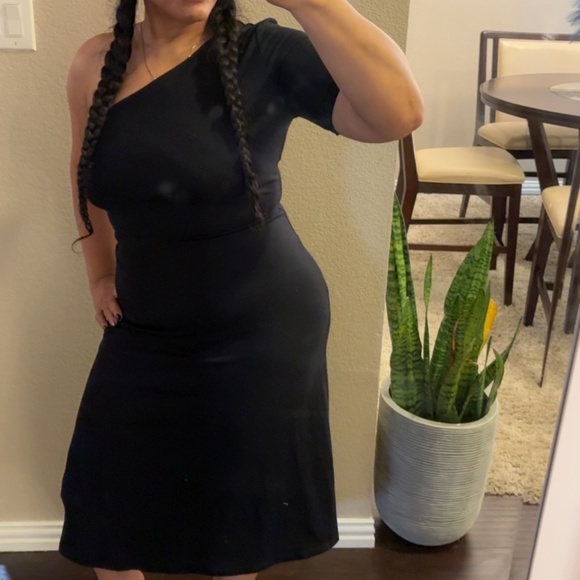 Dress - Picture 2 of 2